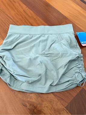 Columbia Sage Green Active Skort with pockets